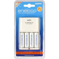 SANYO eneloop nabití za 2h + 4 ks AA NiMH 2000mAh  - Charger and Spare Batteries