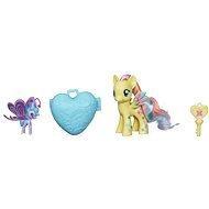My Little Pony - Pony with a magical keychain and Fluttershy &amp; Sea Breezie accessories - Figure