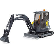 Bruder 02465 Volvo Excavator - Digger