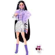 Barbie Extra – Strieborné Šaty s fialovým boa - Bábika
