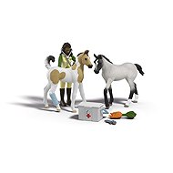 Schleich First Aid Kit Sarah 42777 - Figure