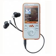 Sony WALKMAN NWZ-S638FS stříbrný (silver), 8GB, MPEG4/ MP3/ WMA/ AAC přehrávač, FM Tuner, 2" QVGA LC - MP4 Player