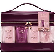 BAYLIS & HARDING Wild Cherry & Vanilla in a Toiletry Bag 800ml - Cosmetic Gift Set