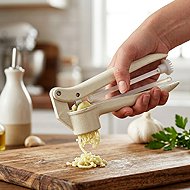 Lodos Garlic press with cleaner, cream - Garlic Press
