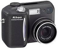 Nikon Coolpix 885 - 3.21 mil. bodů, 3x opt. zoom - černý (black) - 
