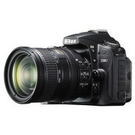 Nikon D90 + Objektiv 18-200mm AF-S DX VR II - Digitale Spiegelreflexkamera