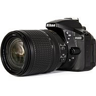 Nikon D5300 + Objektiv 18-140 AF-S VR + Nikon Starter Kit - Digitálny fotoaparát