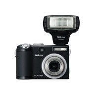 Digitální fotoaparát Nikon COOLPIX P5000 + přídavný blesk SB-400 - Digital Camera