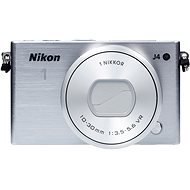 Nikon 1 J4 + 10-30 mm VR Objektiv Silber + CB-N2210SA - Digitalkamera