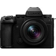 Panasonic Lumix DC-S5 Mark IIx + Lumix S 18-40 mm f/4.5-6.3 - Digital Camera