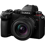Panasonic Lumix DC-S5D + Lumix S 18-40 mm f/4.5-6.3 - Digital Camera