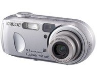 Sony CyberShot DSC-P93, 5.26 mil. bodů, optický / smart zoom 3x / až 12x - Digitální fotoaparát