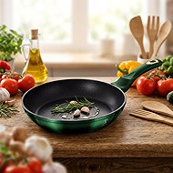 BERLINGERHAUS Pan with titanium surface 24 cm Emerald Collection - Pan
