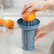 Blim Plus Measuring cup with citrus press UFO QB SM4-312 Ocean Dark, 500 ml - Measuring Cup