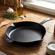 LAVA METAL Cast Iron Pan 30cm with Spout - Pan