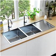 Handmade Kitchen Sink with Strainer, Stainless-steel - Stainless Steel Sink