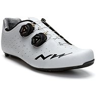 Northwave Revolution 2, 42.5, Silver - Spikes