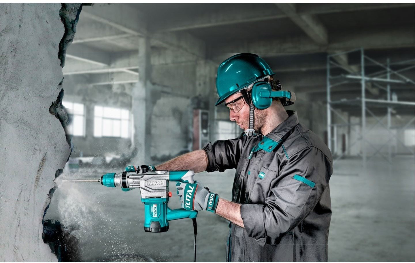 Industrial outlet hammer drill