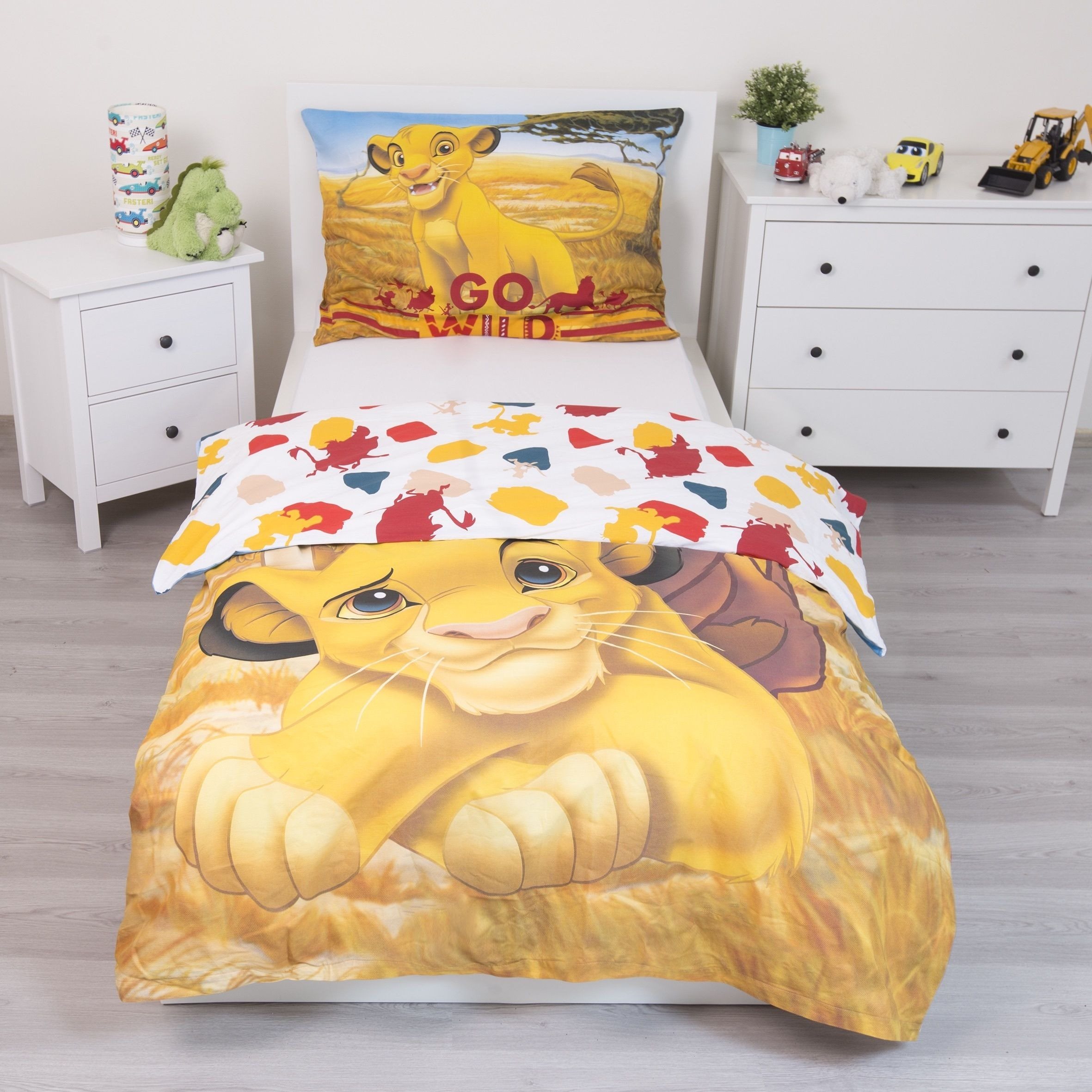 Lion king go top wild crib bedding