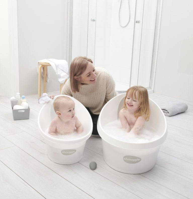 Shnuggle bath store with grey backrest