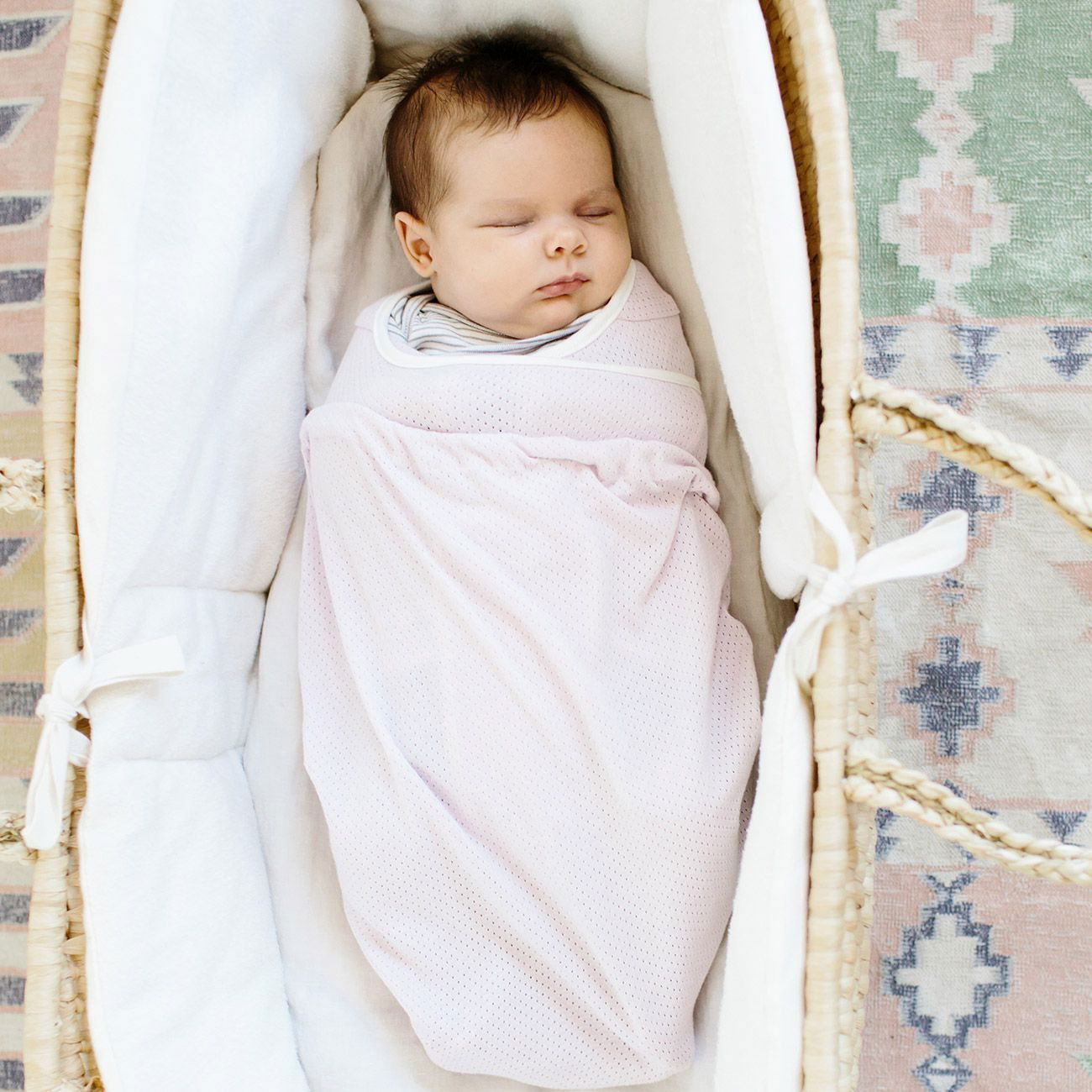 Ergobaby 2024 lightweight swaddler