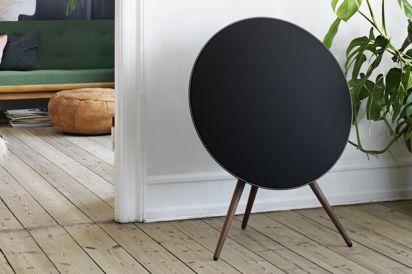 BeoPlay A9 3rd gen Black Bluetooth Speaker Alza.cz