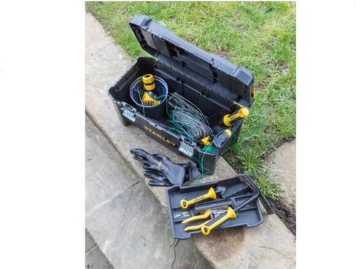 Stanley Box for Tools, with Metal Fasteners - Toolbox