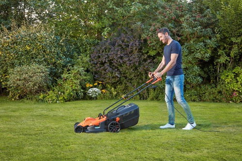 Black and Decker BEMW471BH Rotary Lawnmower 380mm