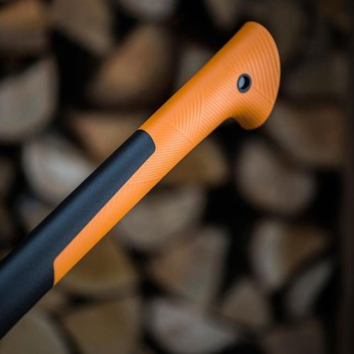 Is this Axe Sharpener any good? - Fiskars Xsharp Review 