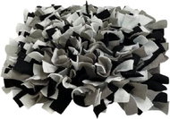 Čmuchacíkoberečky.cz Sniffing rug black-white-gray Size: 60x50cm - heart shape - Snuffle Mat