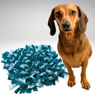 Čmuchacíkoberečky.cz Sniffing rug WHITE-DARK TYRICS Size: 45x45cm - Snuffle Mat