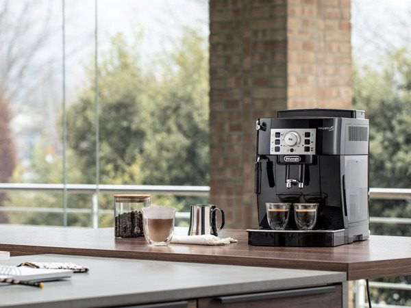 De Longhi Magnifica S ECAM 22.110 B Automatic Coffee Machine