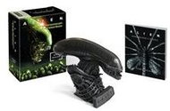 Alien: Hissing Xenomorph and Illustrated Book: With Sound! - Kniha