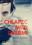 Chlapec mezi dveřmi - Kniha