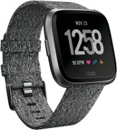 Fitbit Versa (NFC) - Kohle gewebt - Smartwatch