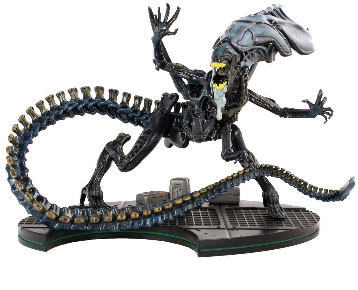 Alien figurine shop