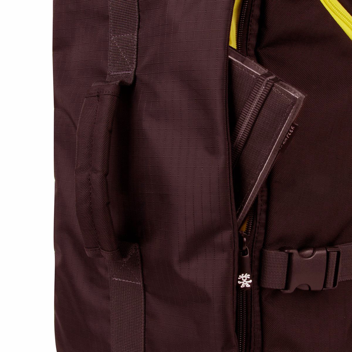 Crumpler track jack hot sale barrel backpack