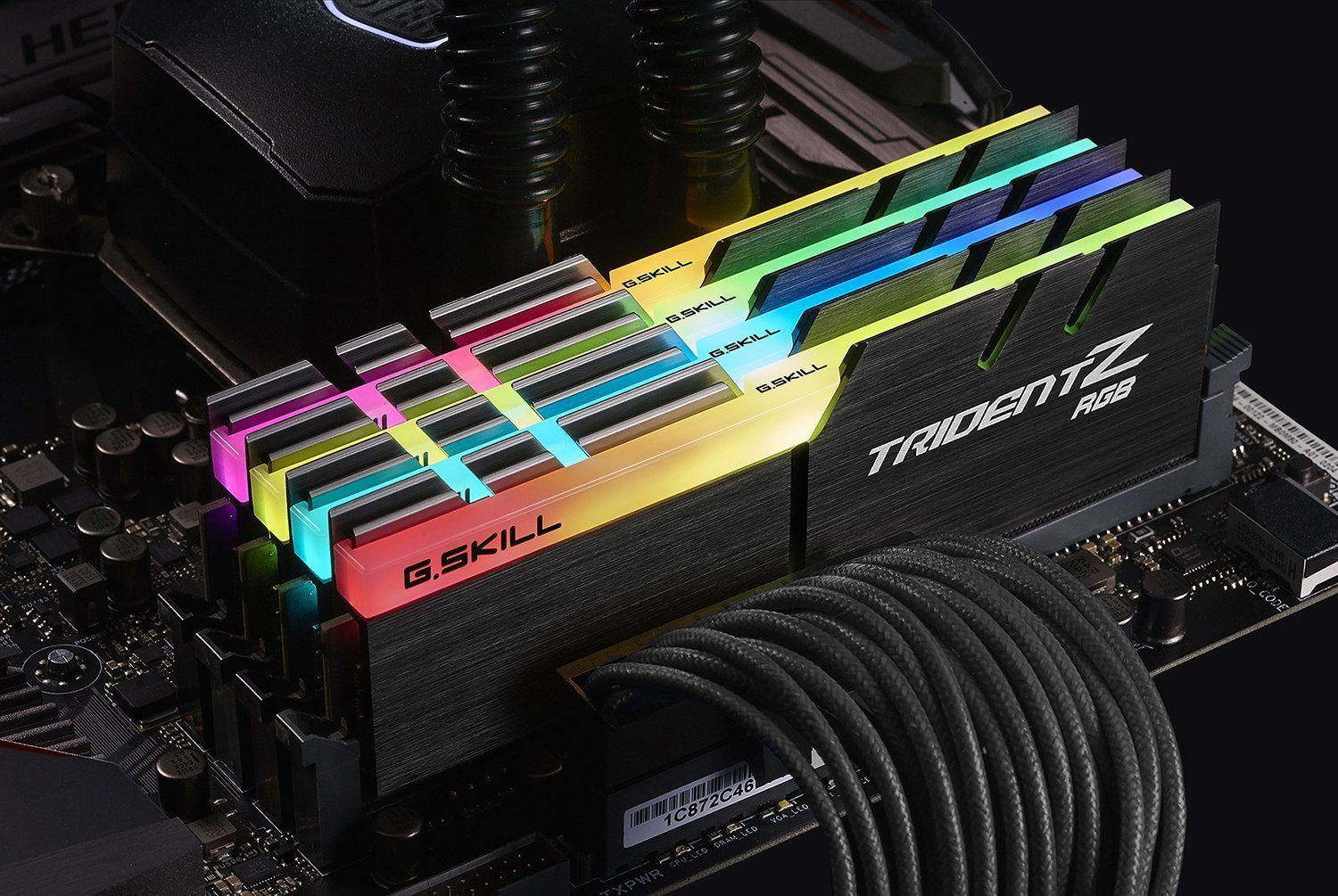 G.SKILL 16GB KIT DDR4 3200MHz CL16 Trident Z RGB - RAM | alza.hu