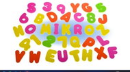 Mikrotrading Písmena a čísla pěnová do vany 36 ks na kartě - Bath Stickers