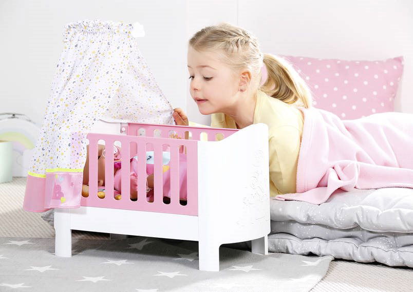 Baby shop born cot