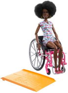 Puppe Barbie Modell auf Rollstuhl in Jumpsuit mit Herzchen - Panenka