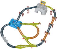 Modelleisenbahn Fisher-Price Schienen in einem Eimer - Vláčkodráha