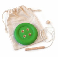 Ulanik Dřevěná hračka Knoflík zelený - Lacing Playset