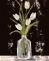 Bílé tulipány ve skleněné váze (Haley Bush), 80×100 cm, bez rámu a bez vypnutí plátna - Painting by Numbers