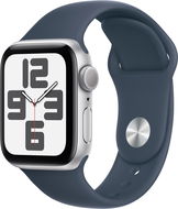 Apple Watch SE 40 mm Strieborný hliník s búrkovo modrým športovým remienkom – S/M - Smart hodinky