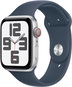 Apple Watch SE Cellular 44mm Stříbrný hliník s bouřkově modrým sportovním řemínkem - S/M - Chytré hodinky