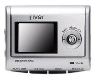 iRIVER iFP-990, 256 MB, MP3/ WMA/ ASF/ OGG/ BMP/ TXT přehr., Xtreme 3D, bar. LCD, dig. zázn., FM Tun - MP3 Player