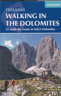 Walking in the Dolomites: Turistický průvodce - Kniha