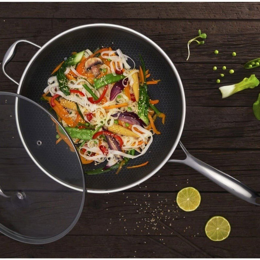 KOHERSEN Black Cube WOK serpenyő fedővel, 32 cm