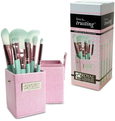 ROYAL &amp; LANGNICKEL Love is ... Trusting ™ Travel Kit Brush 8 pcs Green-Pink - Make-up Brush Set - Main image
